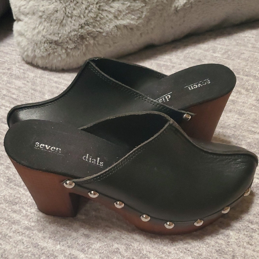 Seven Dials Black Mules with Wooden Sole